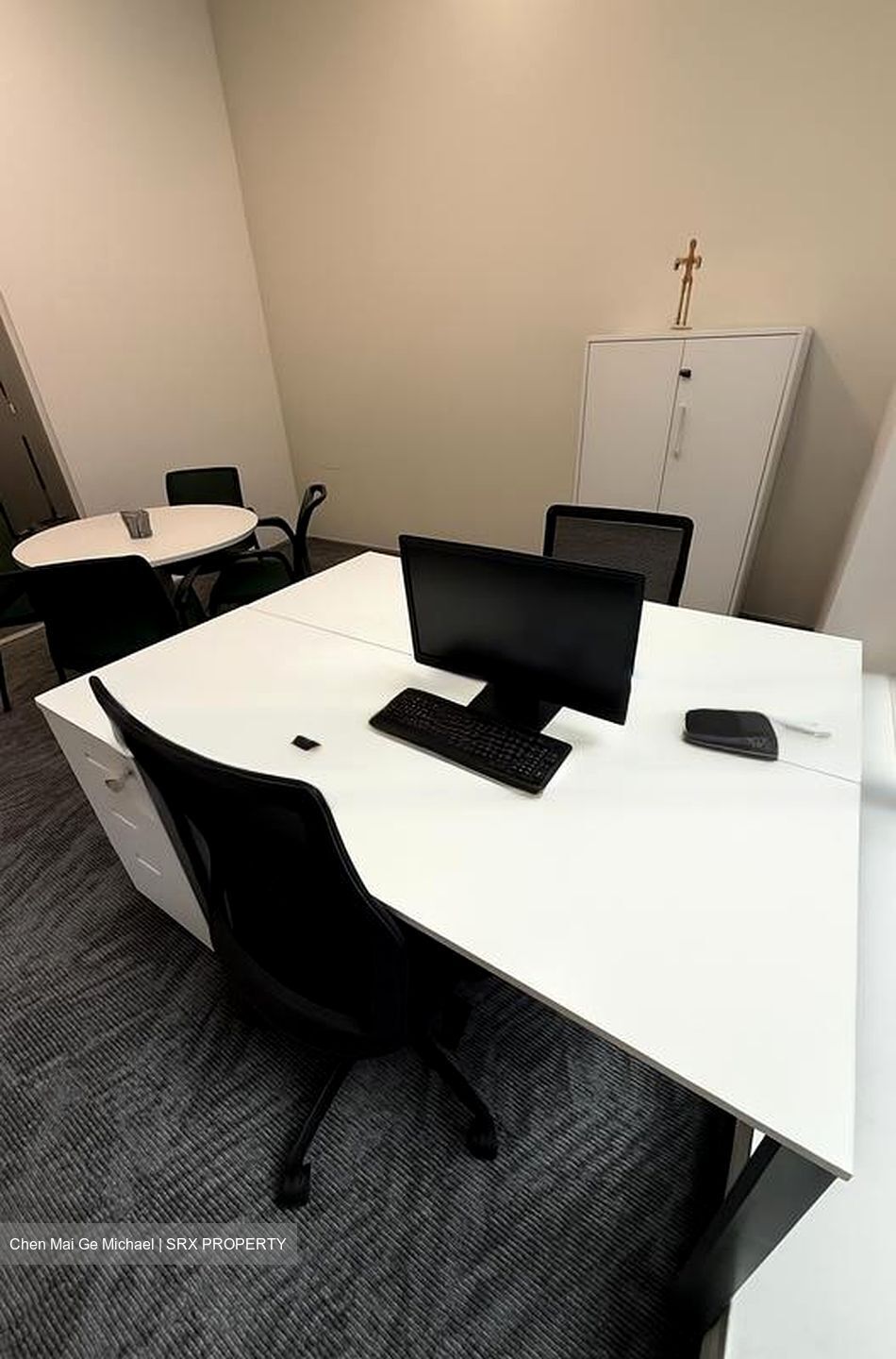 Robinson 77 (D1), Office #497129781